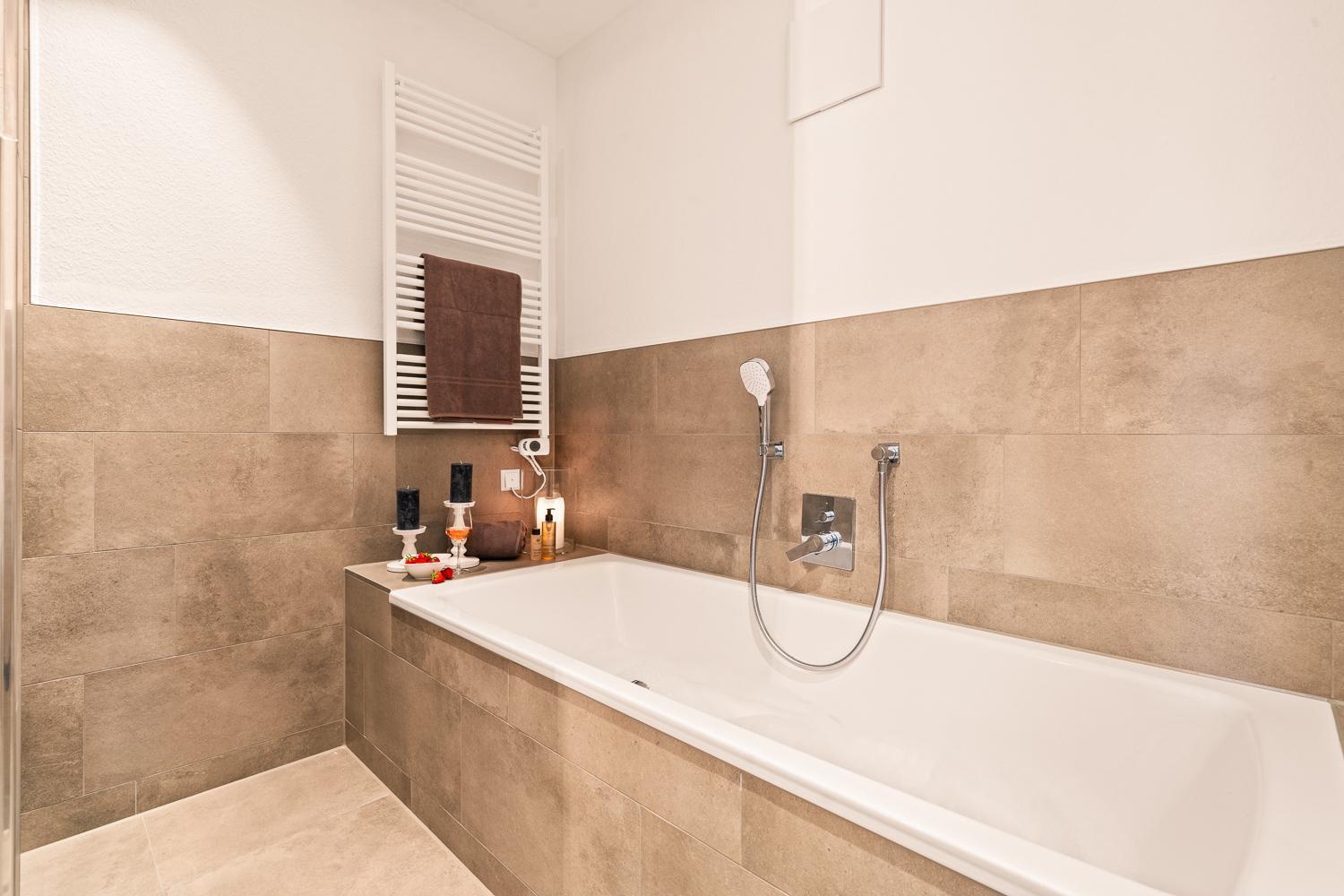 טטנאנג Golden Poodle Luxusappartment Am Neuen Schloss Tettang מראה חיצוני תמונה